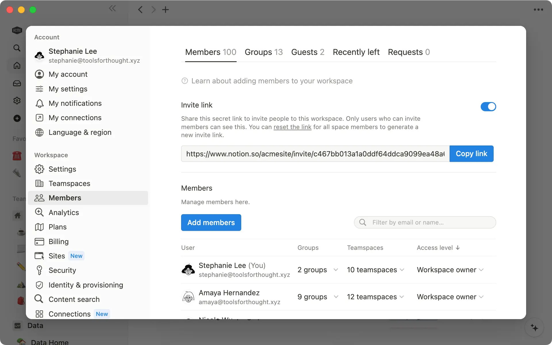 Affichez tous vos membres, invité·es et demandes d’invitations dans le menu Paramètres, sous « Membres ».